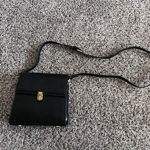 Elegant Black Leather Crossbody Bag